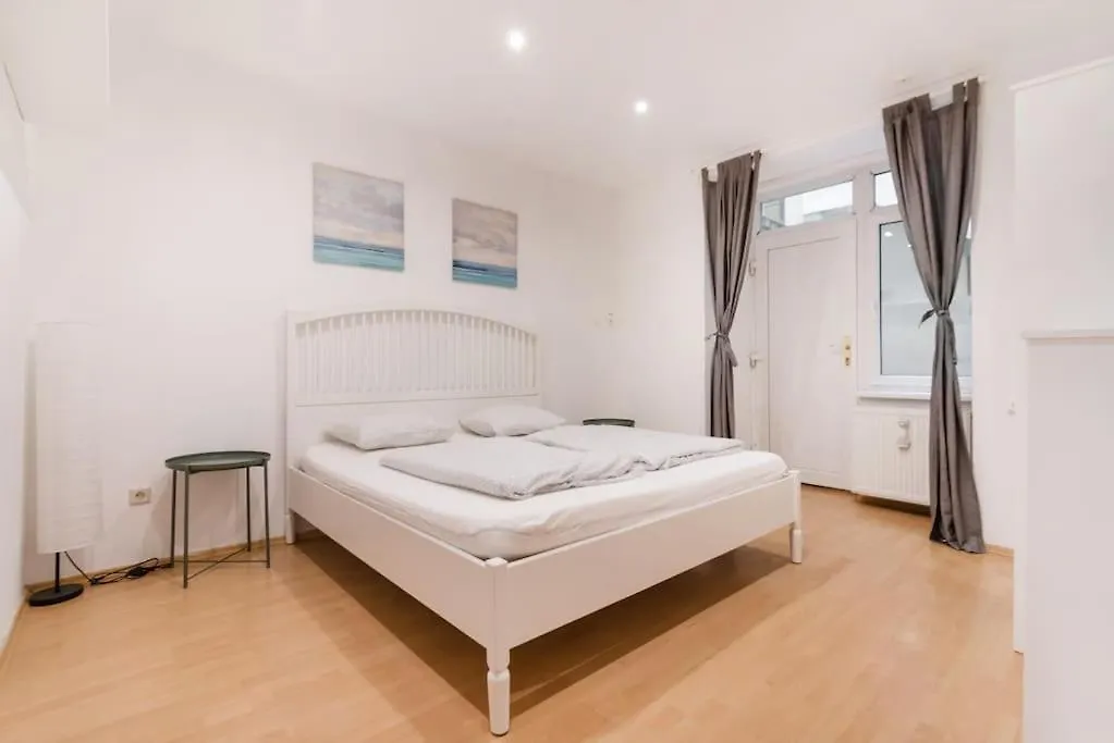 Spacious Central Apartment Vienna