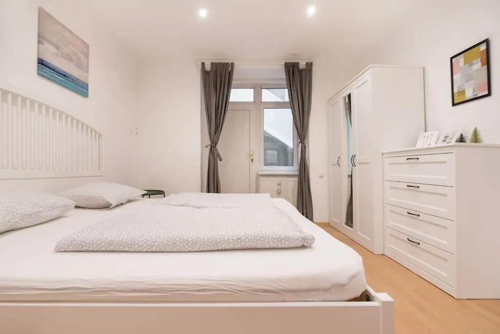 Spacious Central Apartment Vienna